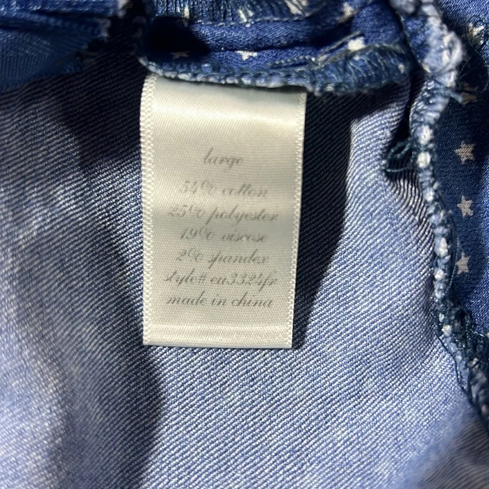 Womens shorts size L with stars and scalloped edge - Picture 3 of 9